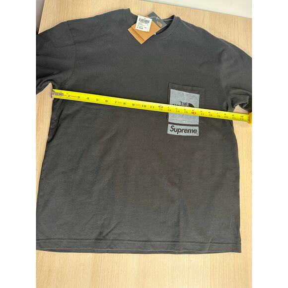 Supreme x The North Face Printed Pocket Tee - Size S - NEW - Picture 4 of 11
